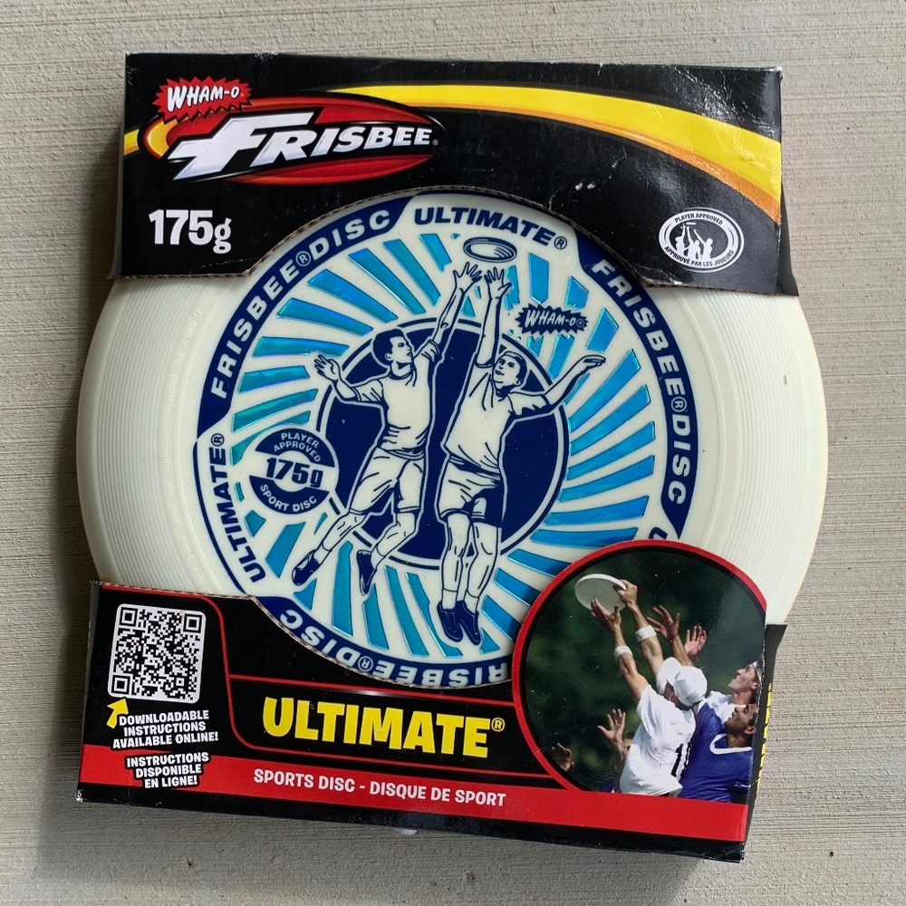 Athletic Ultimate Frisbee - Picture 2 of 3